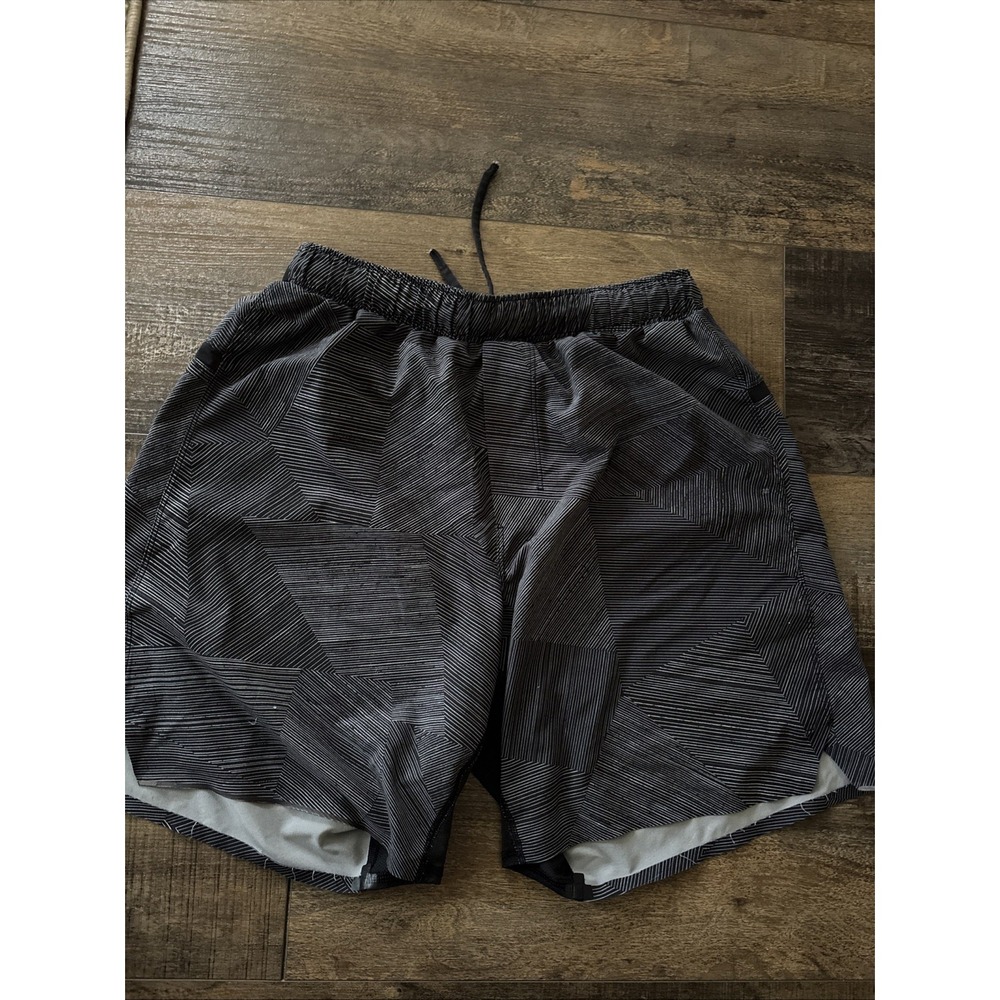 Lululemon Pace Breaker Running Shorts Men's Small 6.5" Inseam Geometric Unlined
